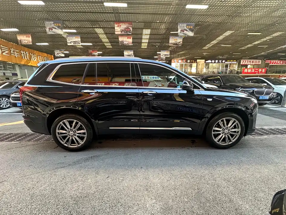 Cadillac XT6