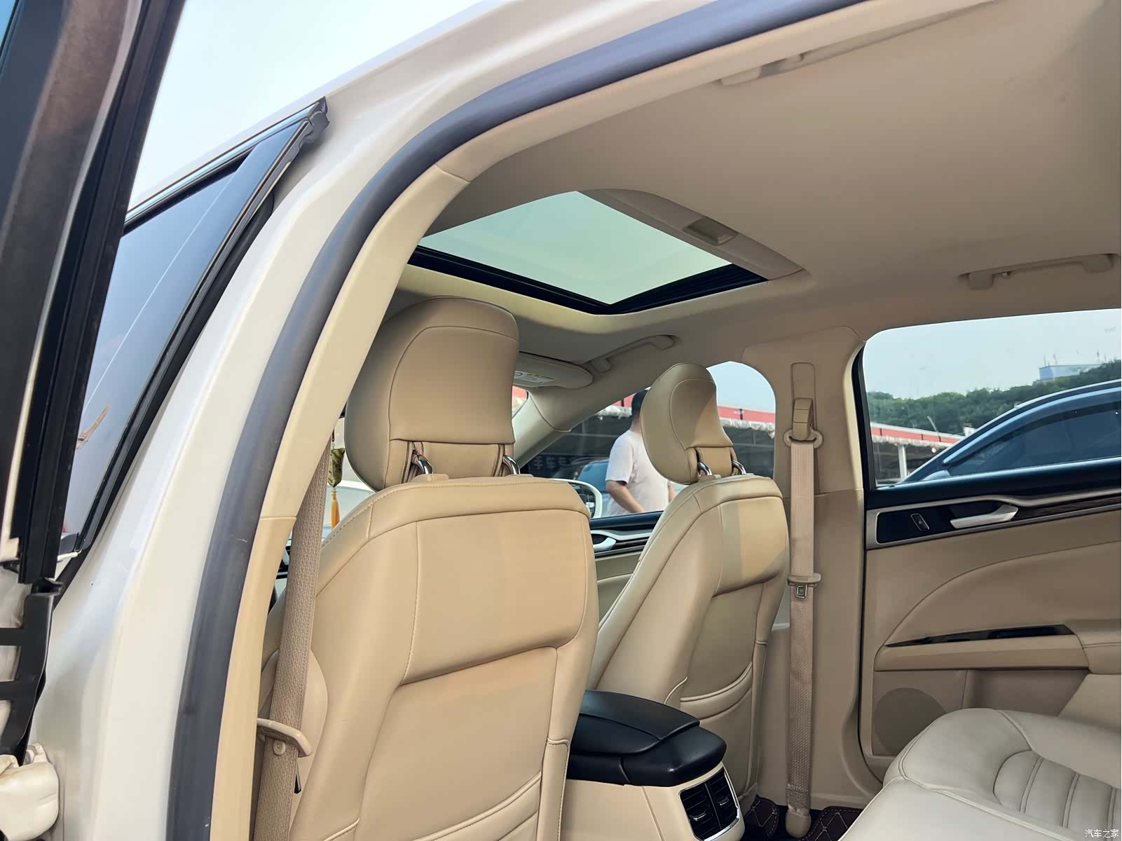 Ford Mondeo, 2015 11