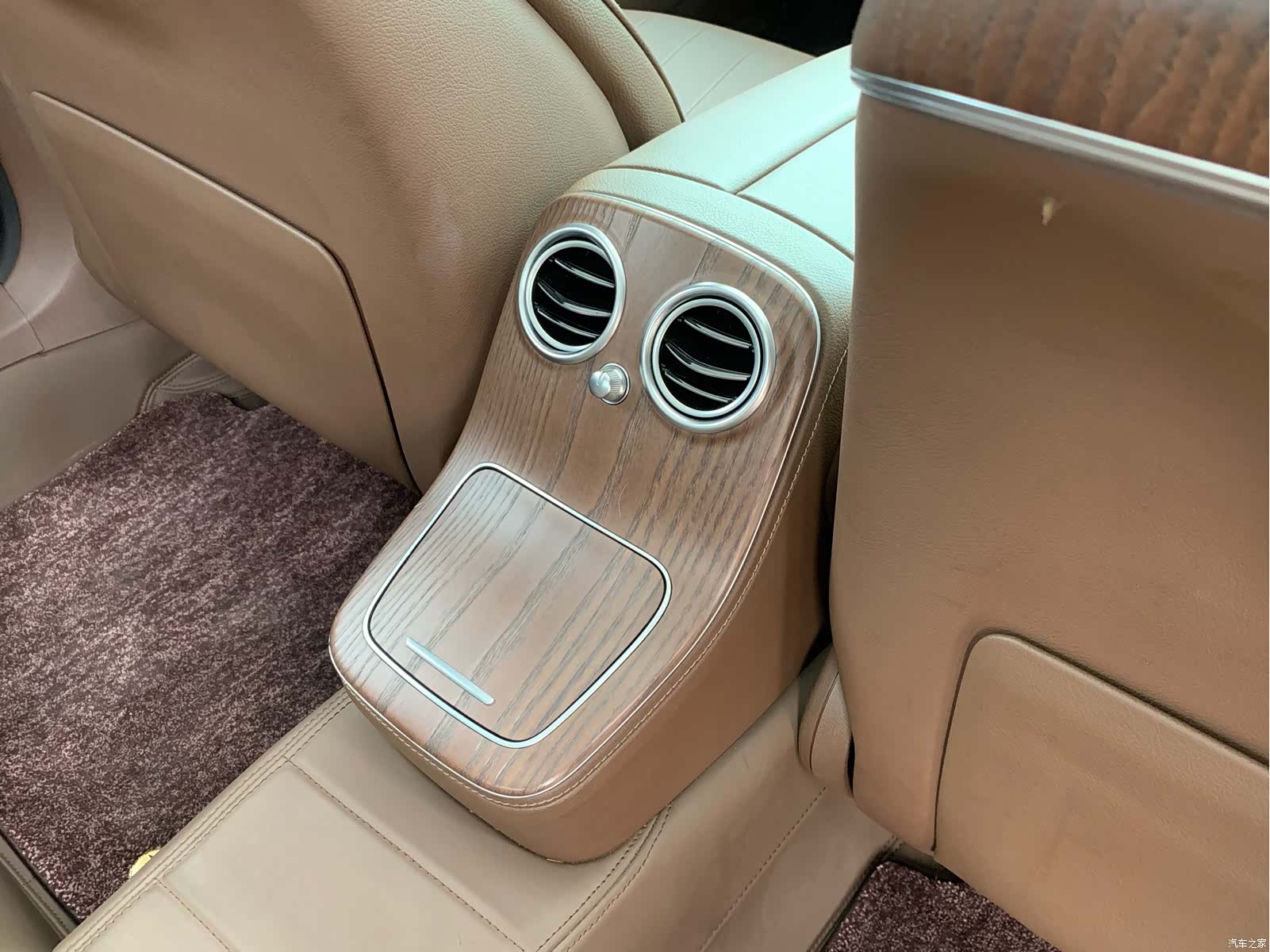 Mercedes-Benz E-Class, 2022 32