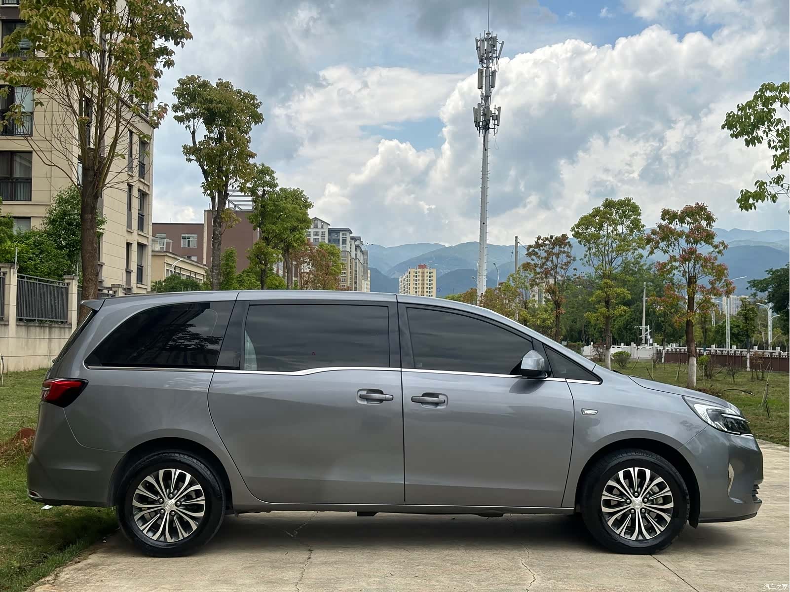 Buick GL8, 2021 8
