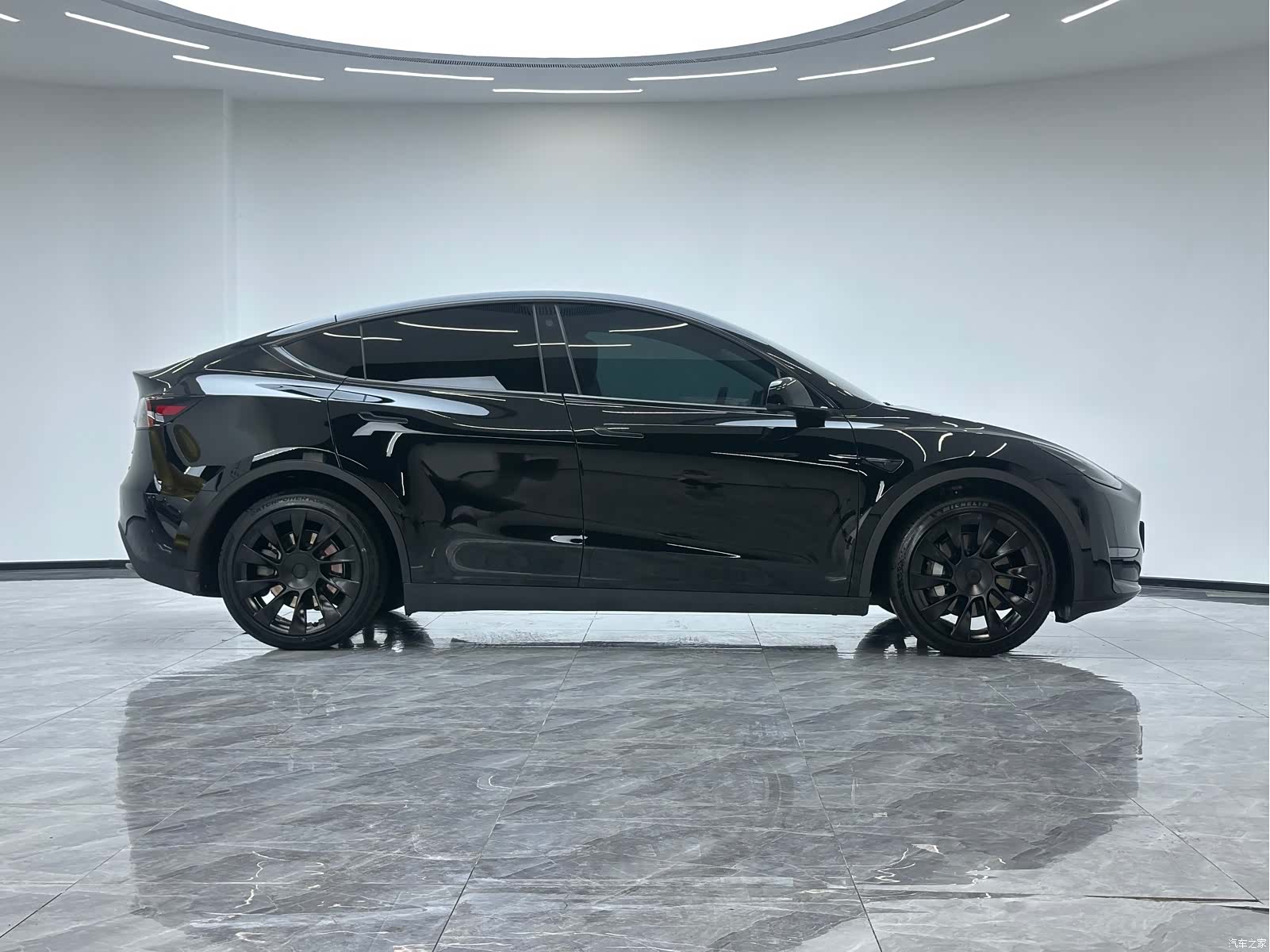 Tesla Model Y, 2023 8