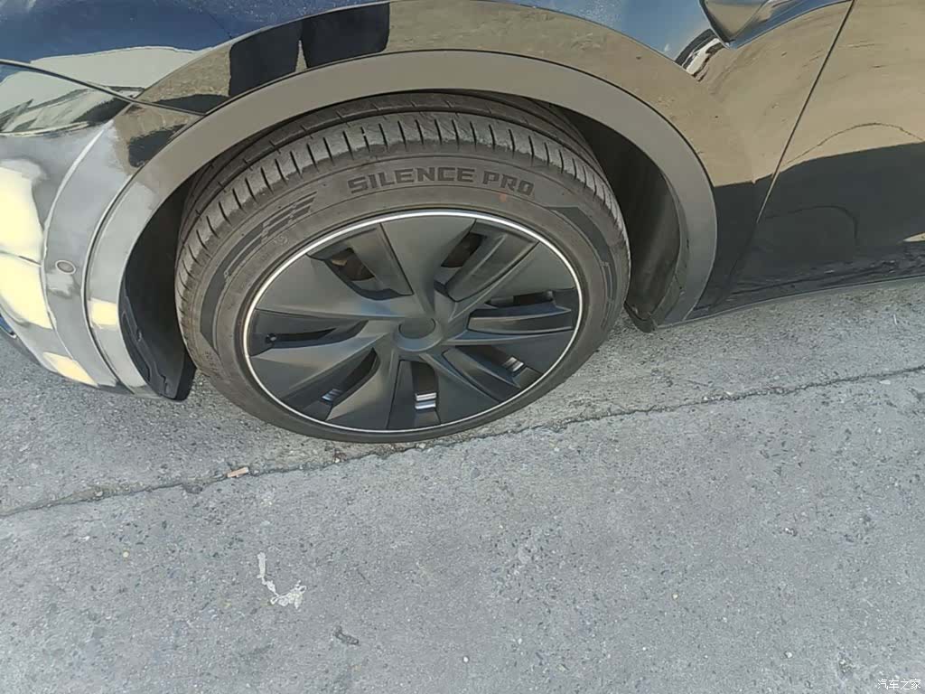 Tesla Model Y, 2022 23