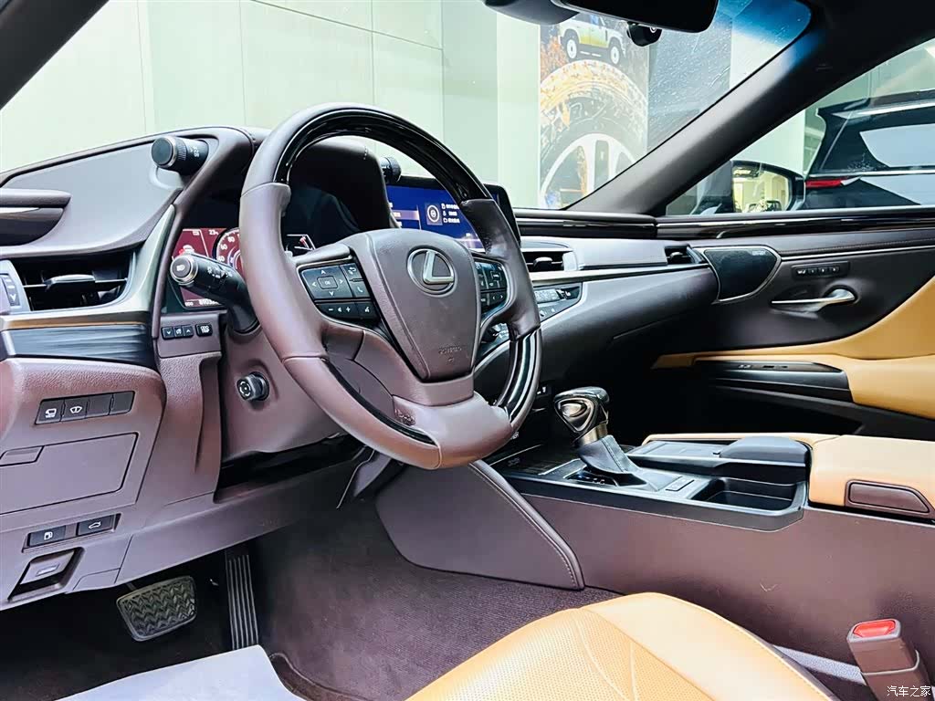 Lexus ES, 2019 11