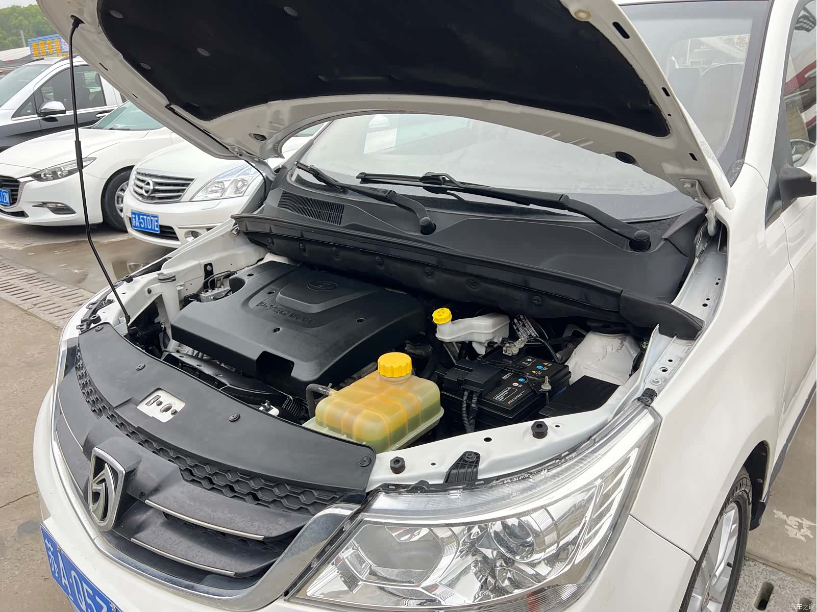 Wuling 730, 2018 28