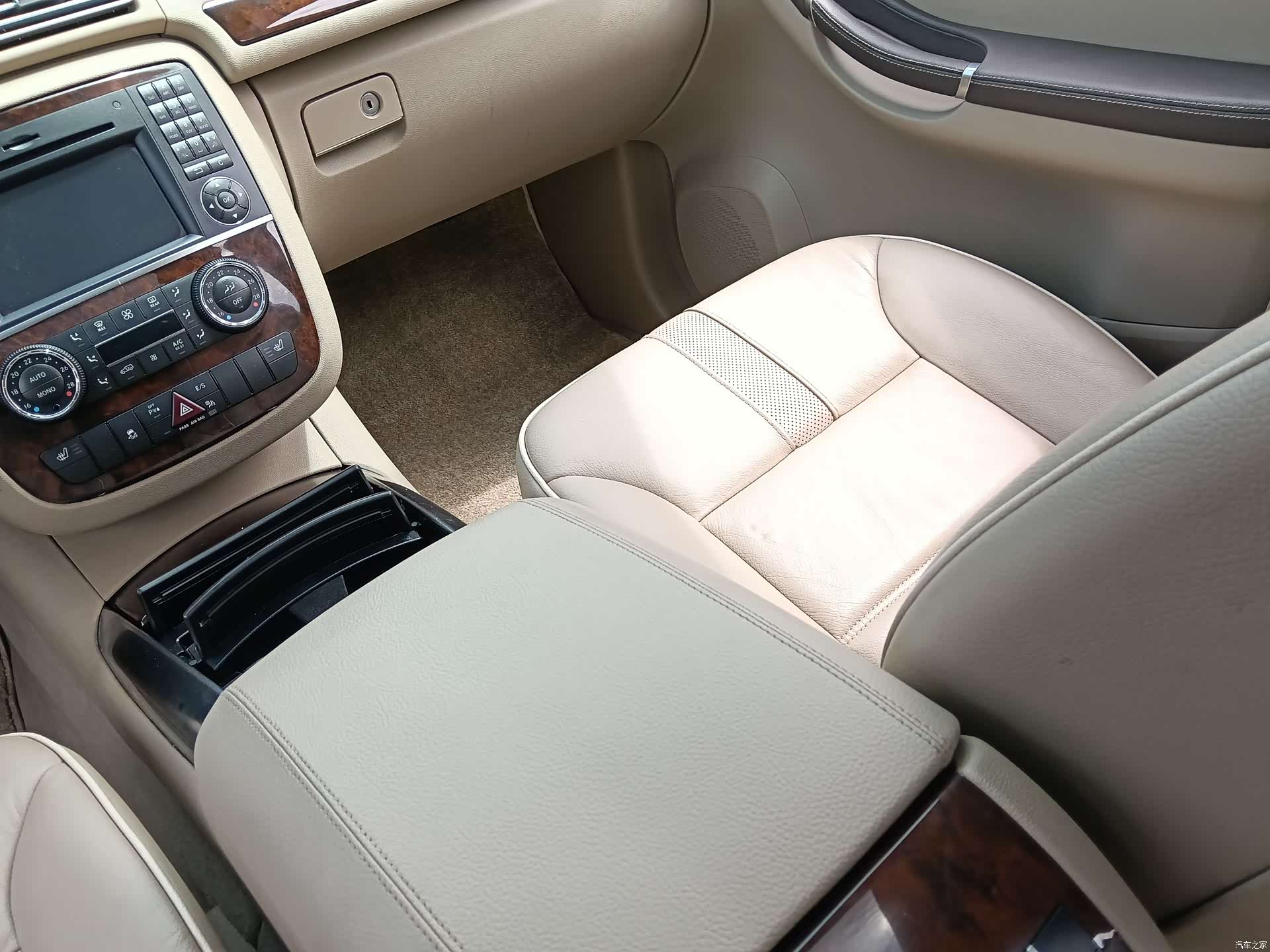 Mercedes-Benz R-Class, 2012 10