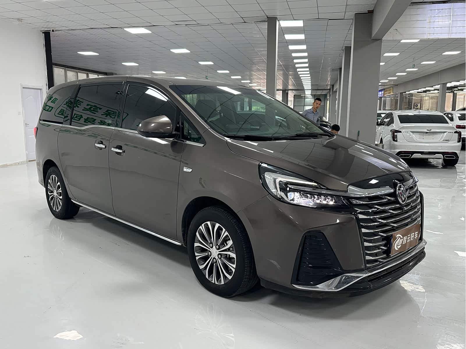 Buick GL8, 2023 3