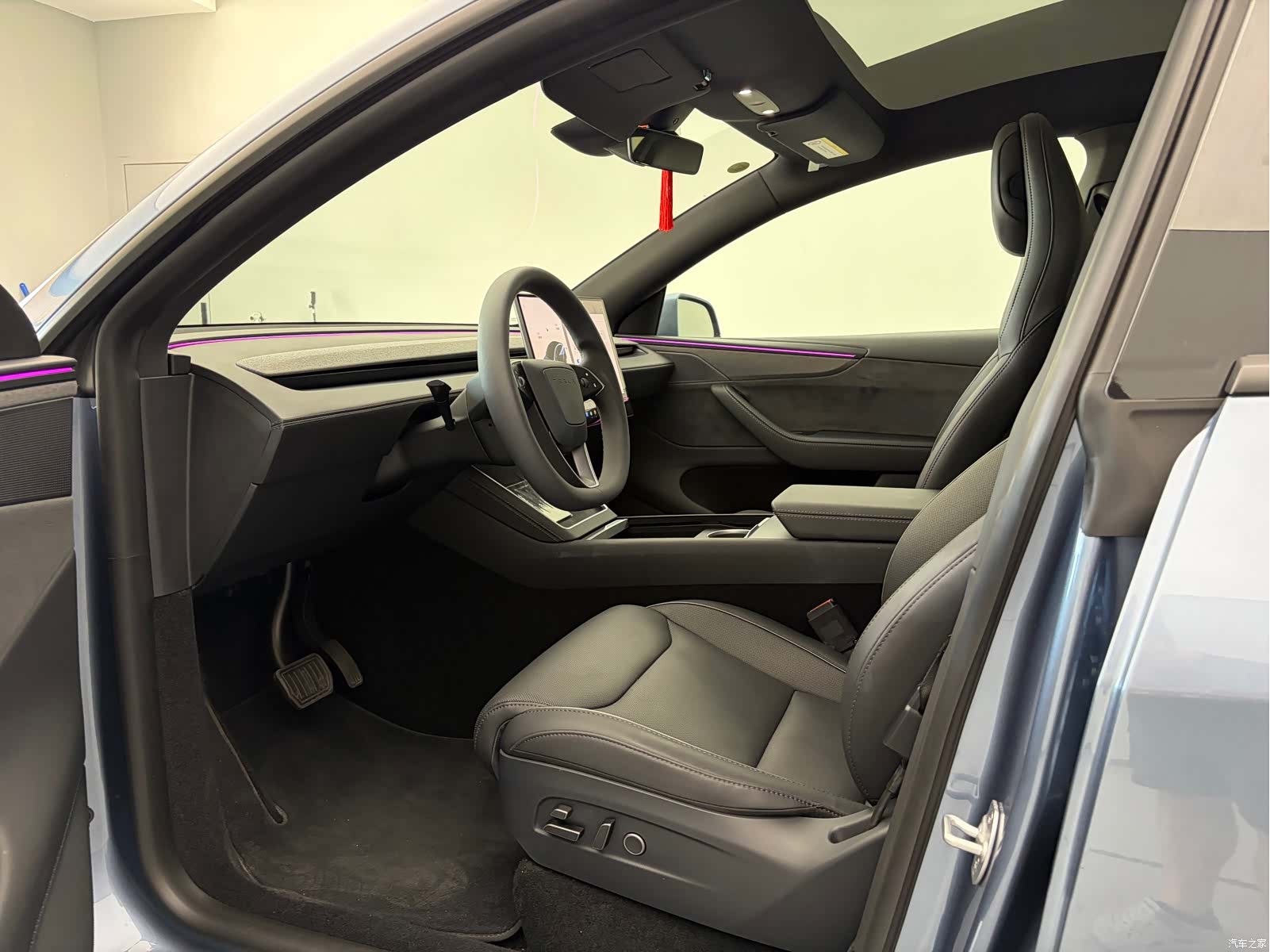 Tesla Model Y, 2026 4
