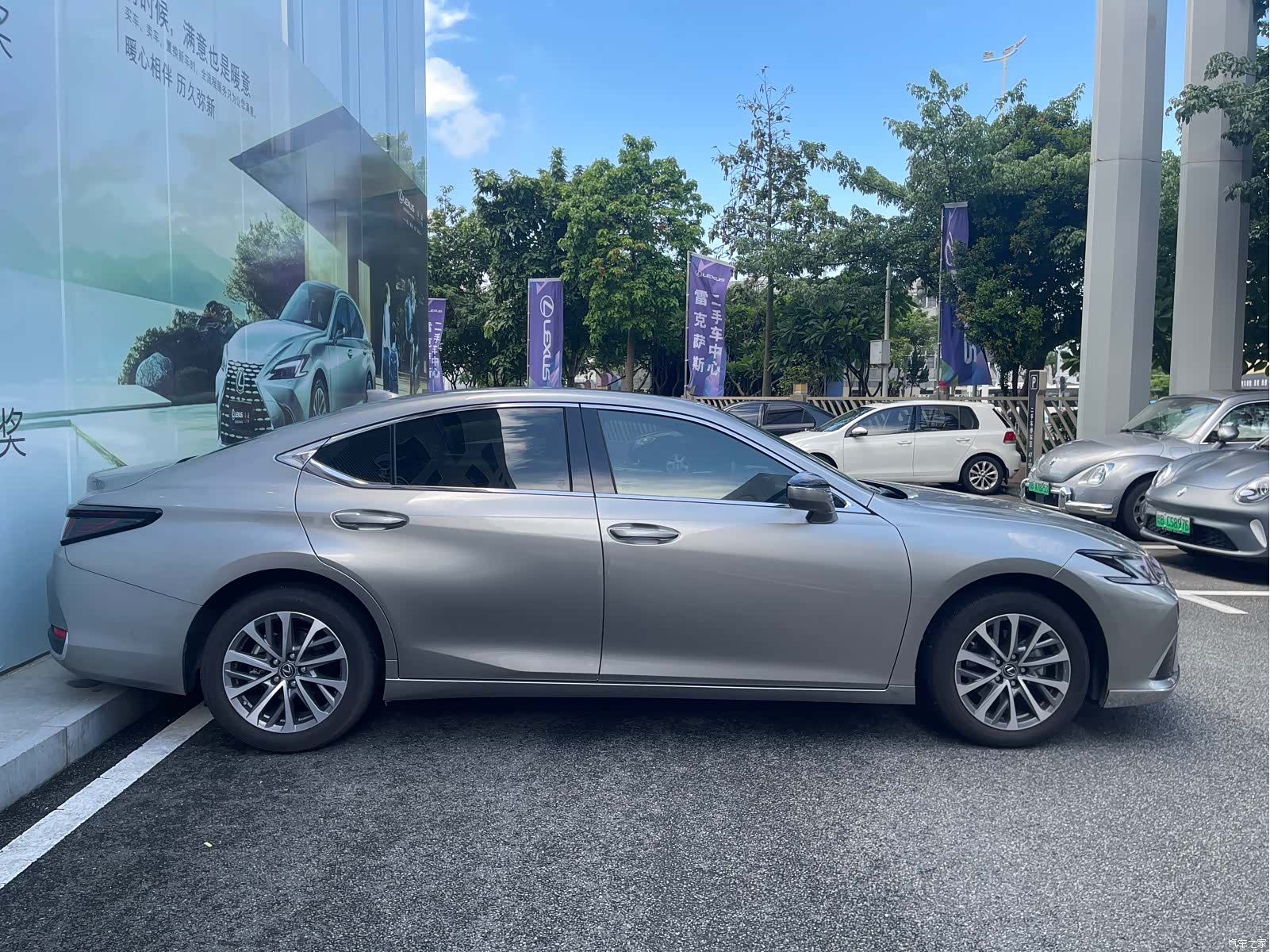 Lexus ES, 2025 11