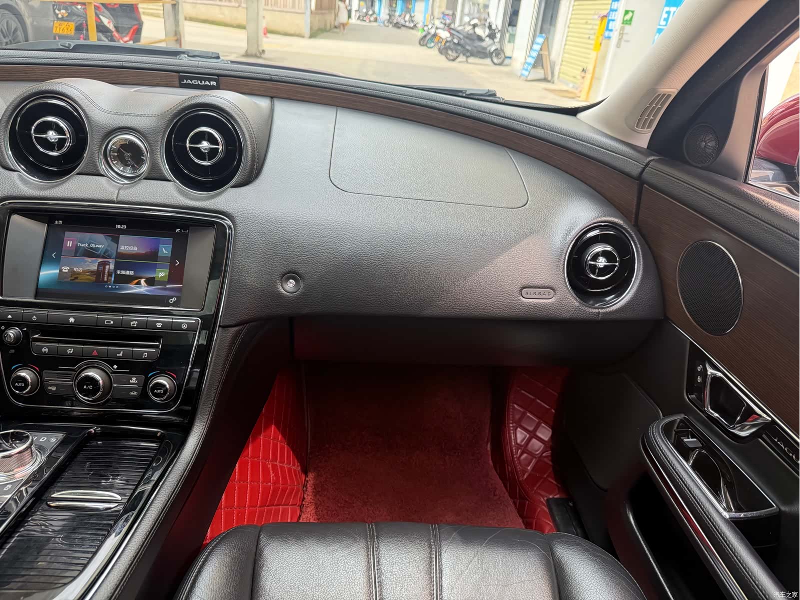 Jaguar XJ, 2018 13