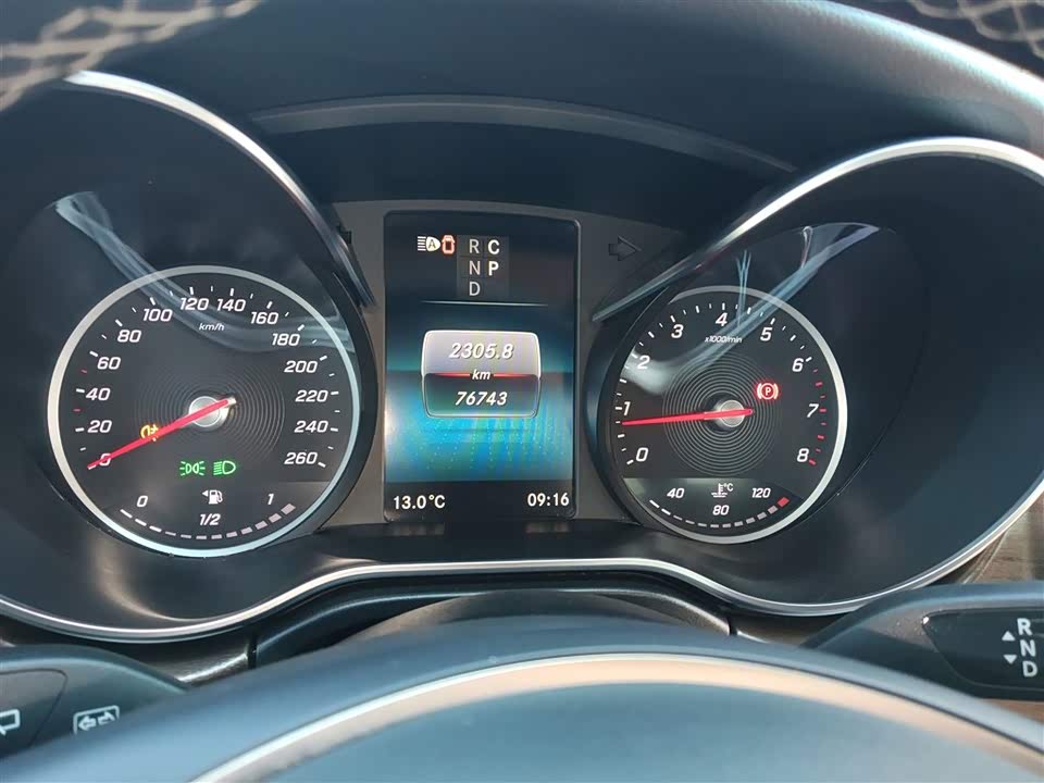 Mercedes-Benz V-class