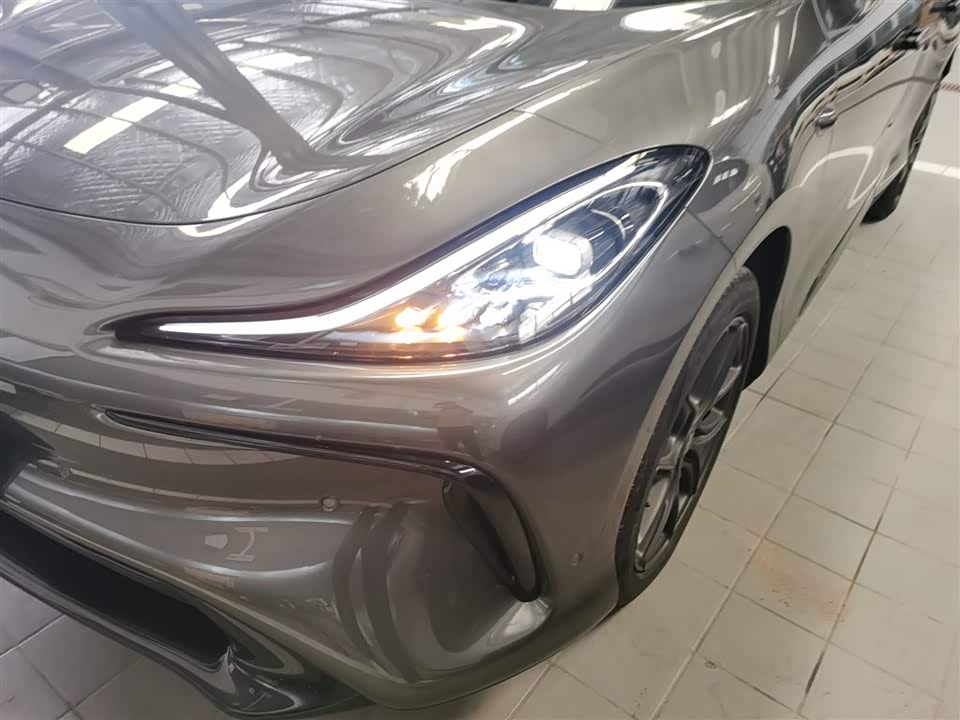 IM Motors Zhiji LS6 IM Motors Zhiji LS6