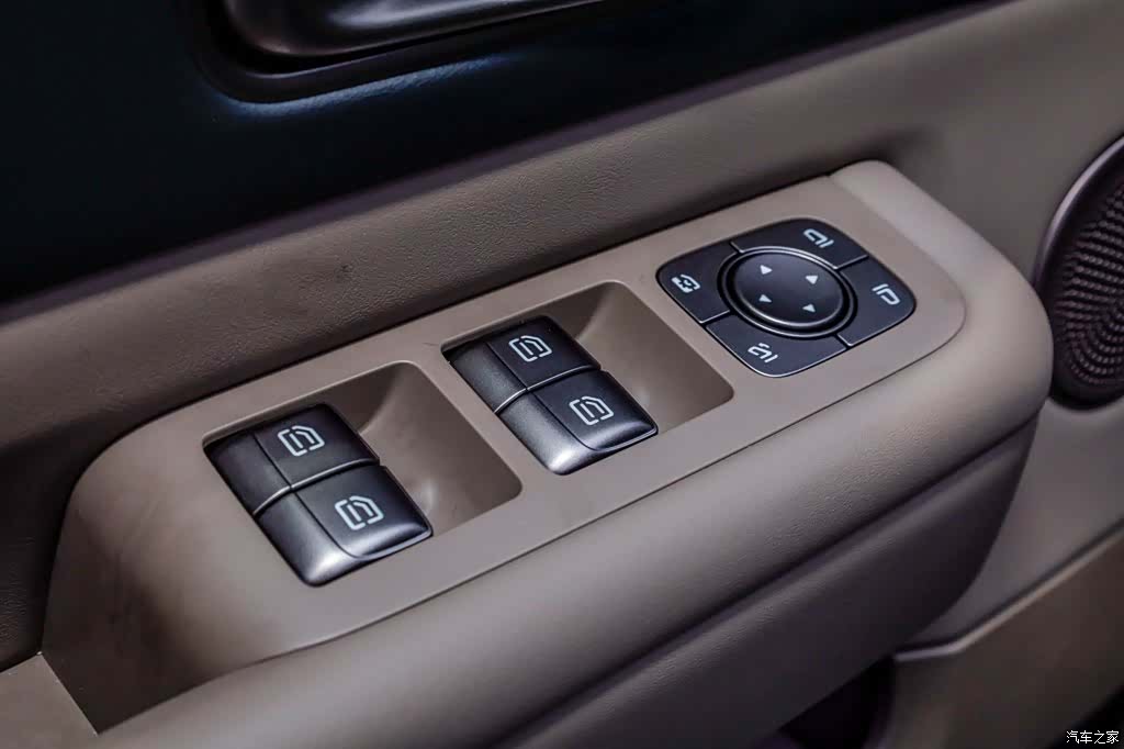 Li Auto MEGA, 2025 14
