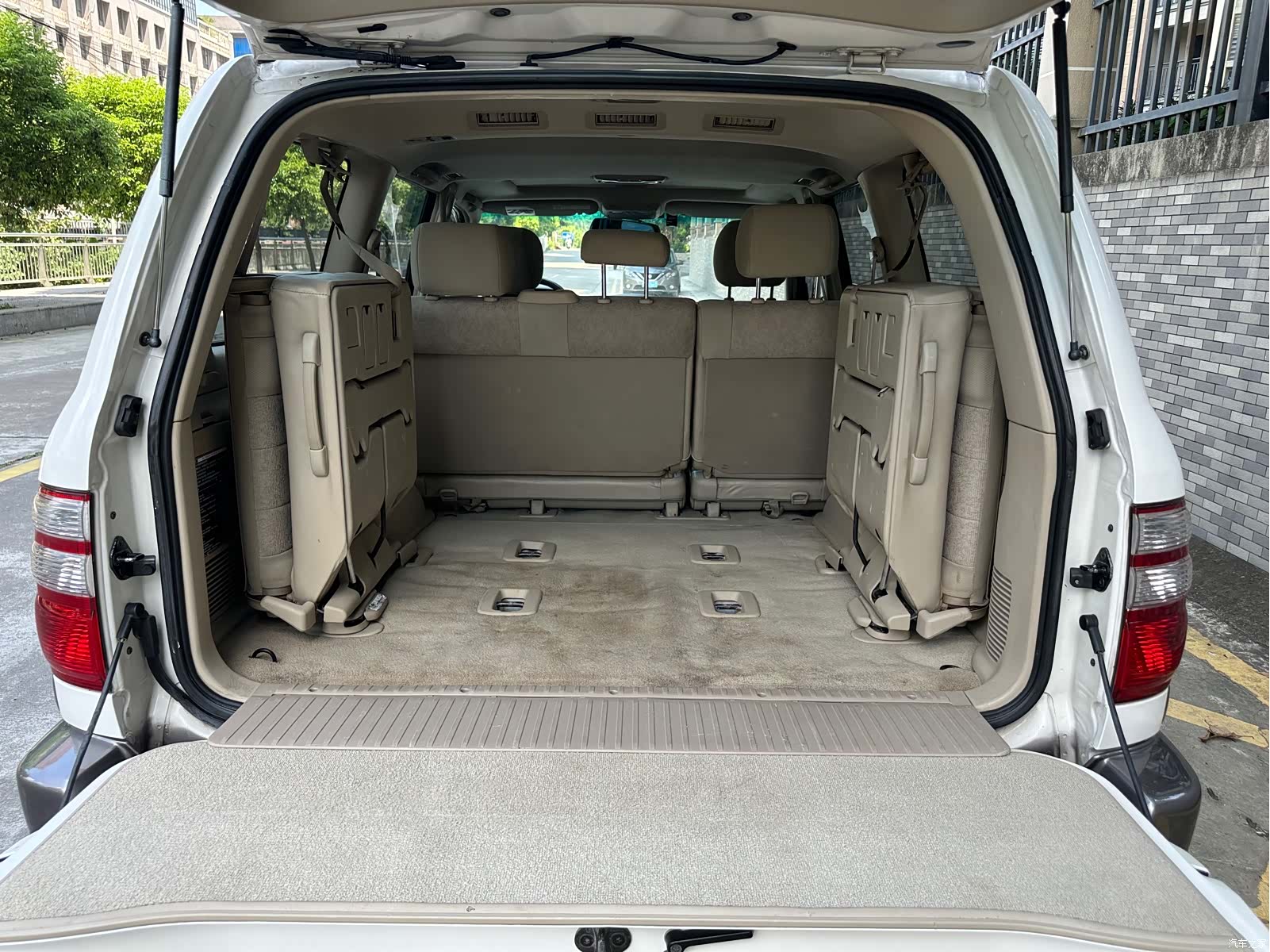 Toyota Land Cruiser, 2004 13