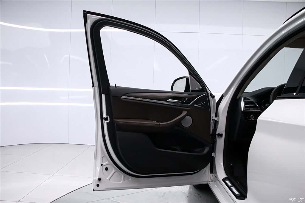 BMW X3, 2024 11