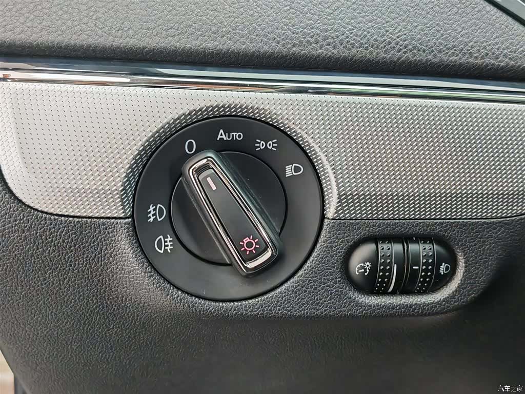 Volkswagen Sagitar, 2018 21