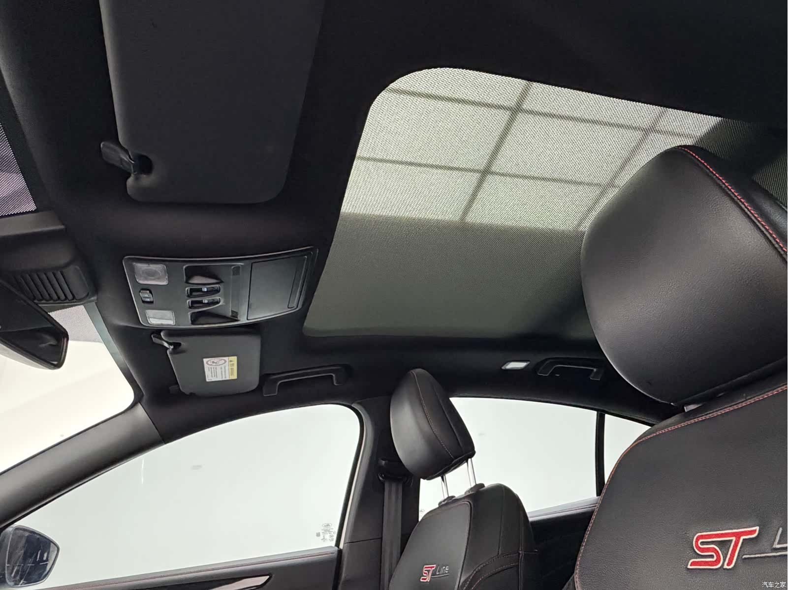 Ford Focus, 2023 11