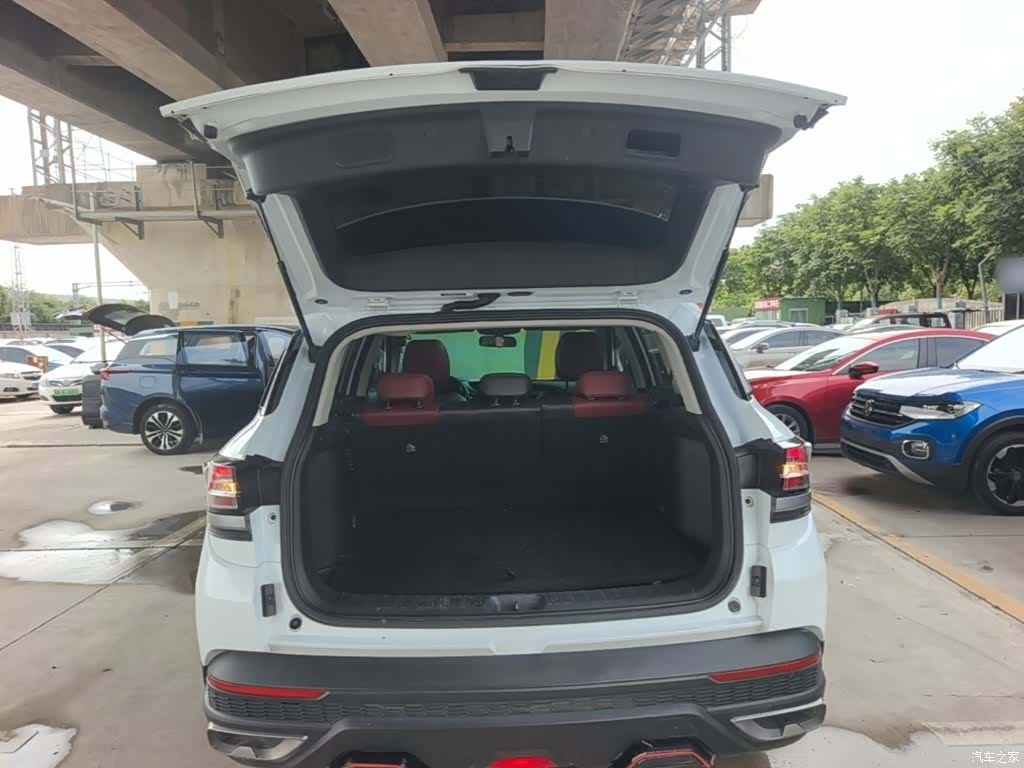 DongFeng AX7, 2022 19