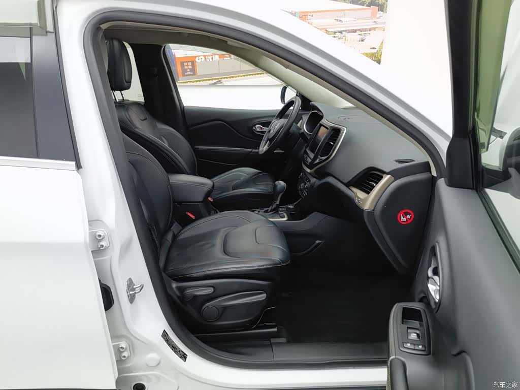 Jeep Cherokee, 2014 23