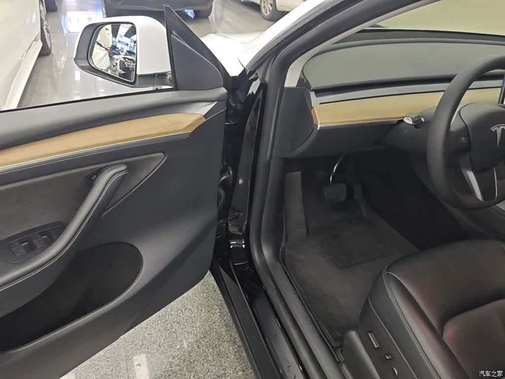 Tesla Model Y, 2022 16