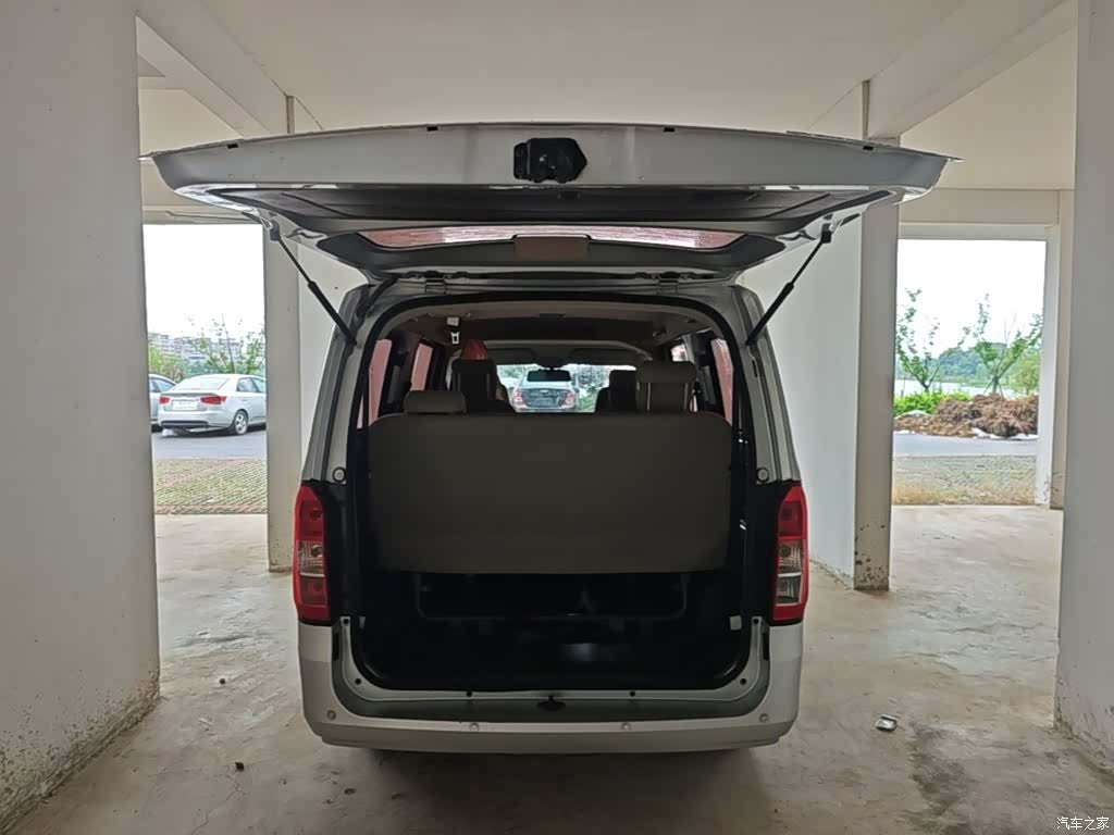 Wuling V, 2018 19