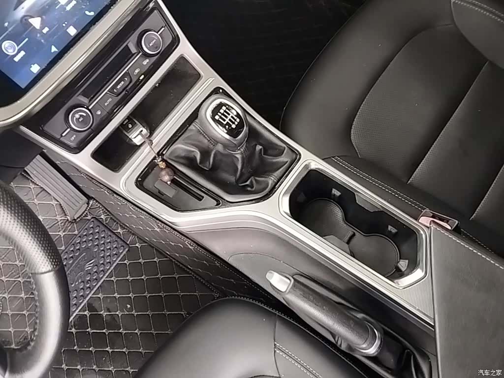 Geely Emgrand, 2019 14