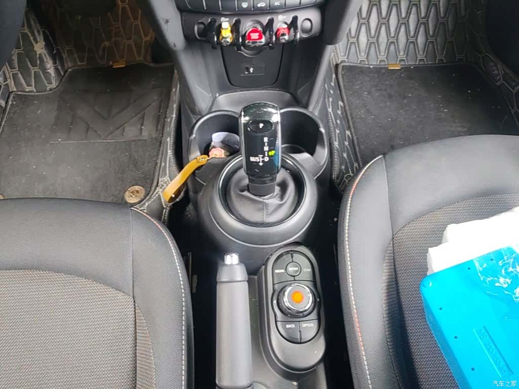Mini ONE, 2022 14