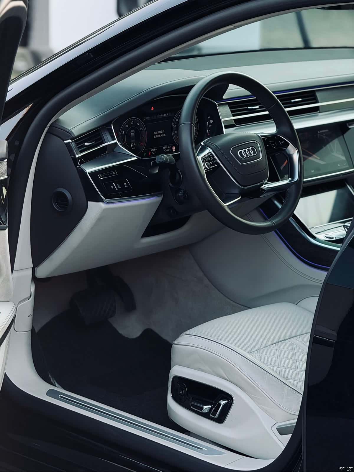 Audi A8L, 2023 все фото