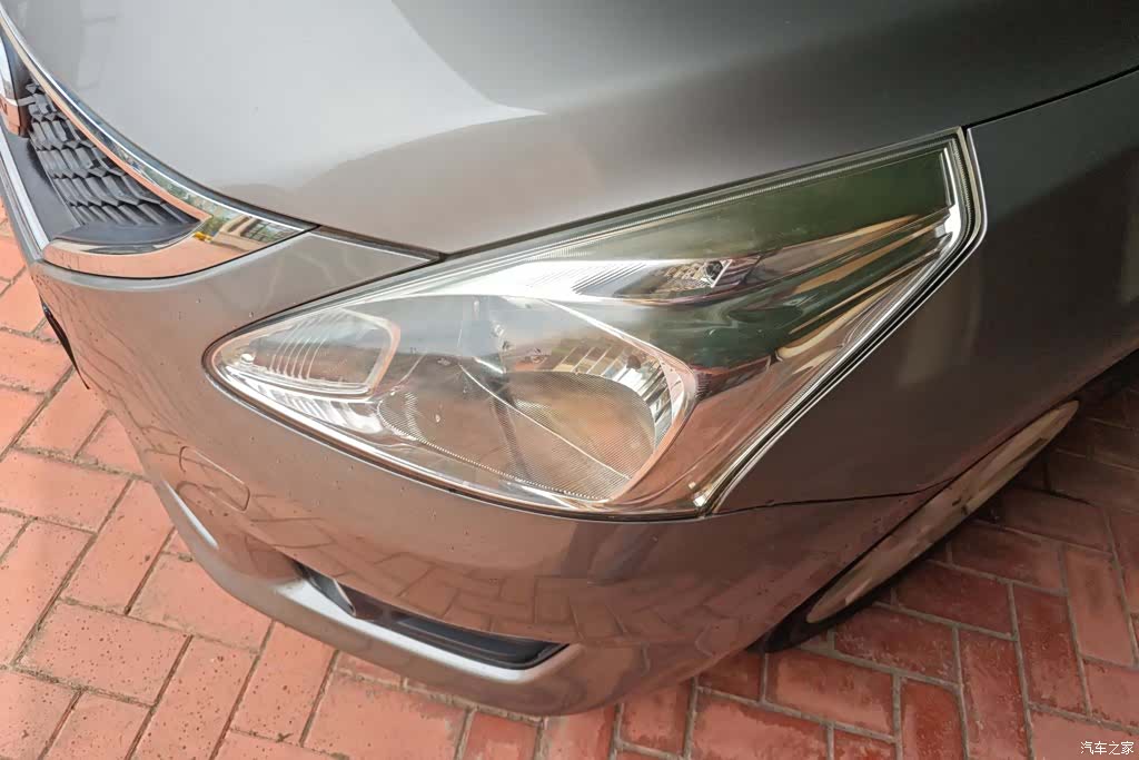 Nissan Tiida, 2012 все фото