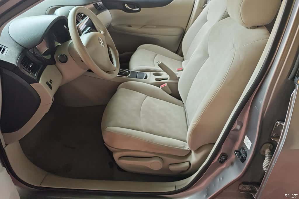 Nissan Tiida, 2012 9