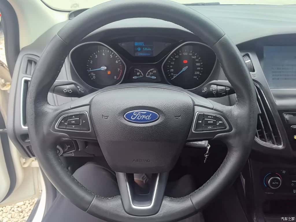 Ford Focus, 2017 11