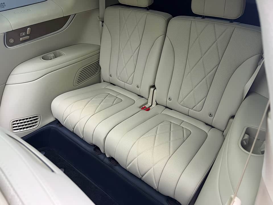 AITO Ask the world M9