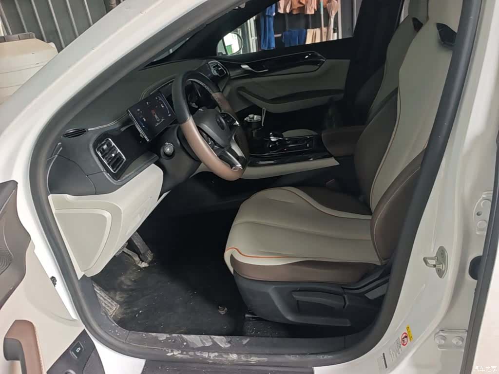 BYD Qin, 2023 15