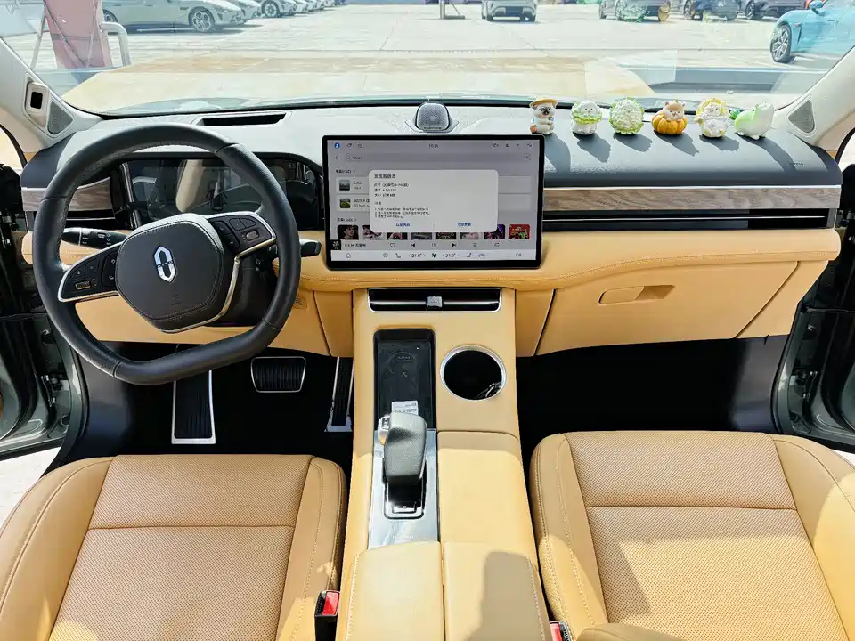 AITO Ask the world M5