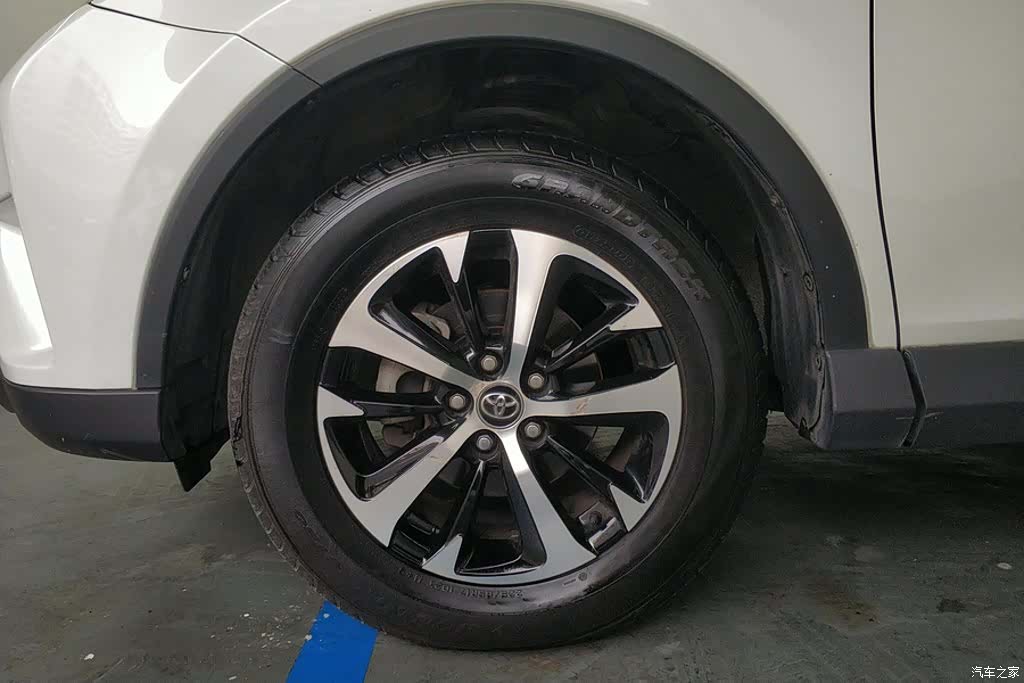 Toyota RAV4, 2018 6