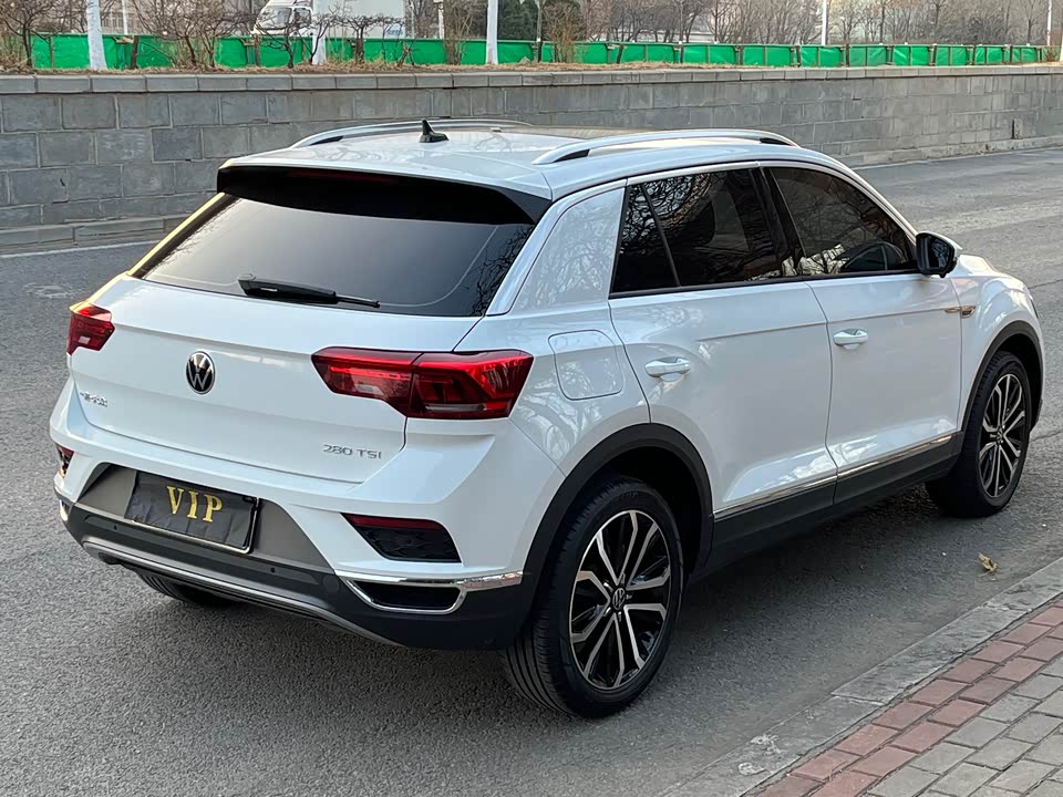 Volkswagen T-ROC exploring Songs
