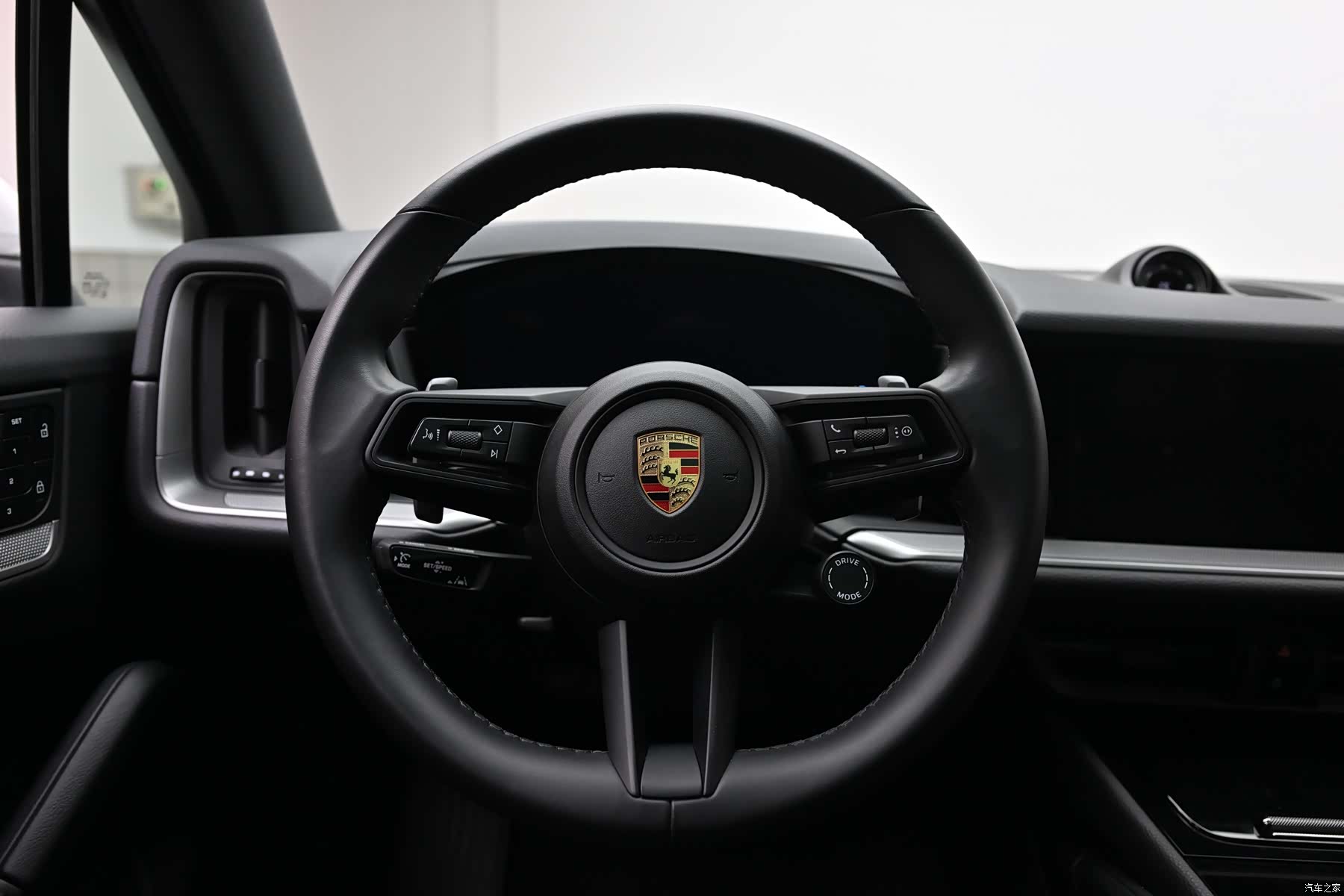 Porsche Cayenne, 2024 11