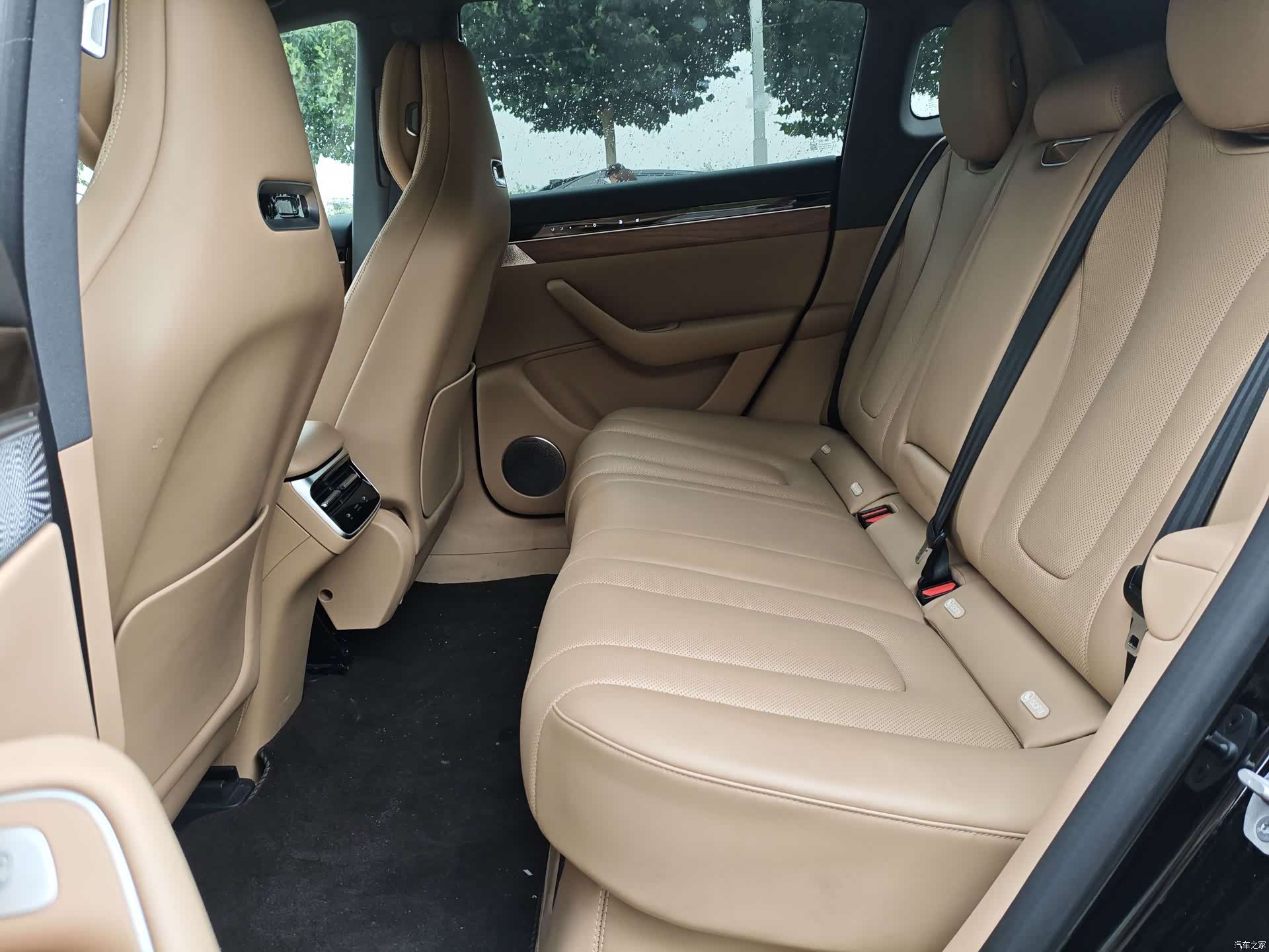 Luxeed R7, 2025 14