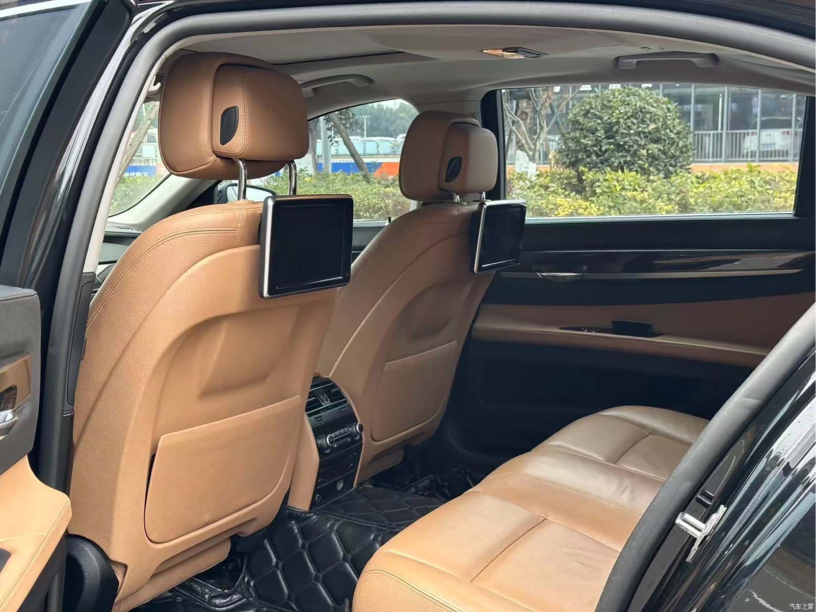 BMW 7 Series, 2013 11