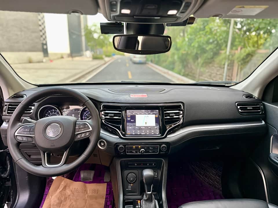 Jeep Grand Commander