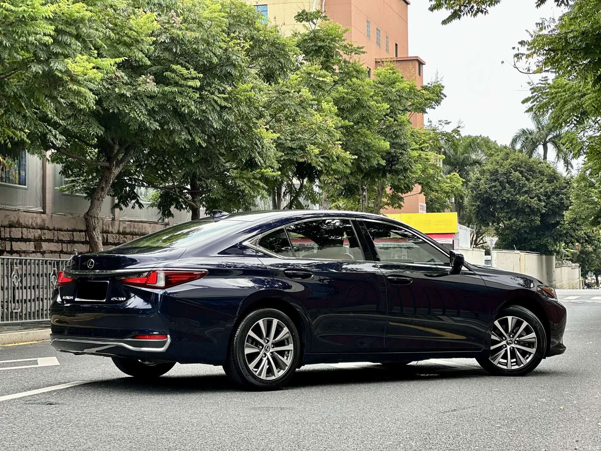 Lexus ES, 2021 10