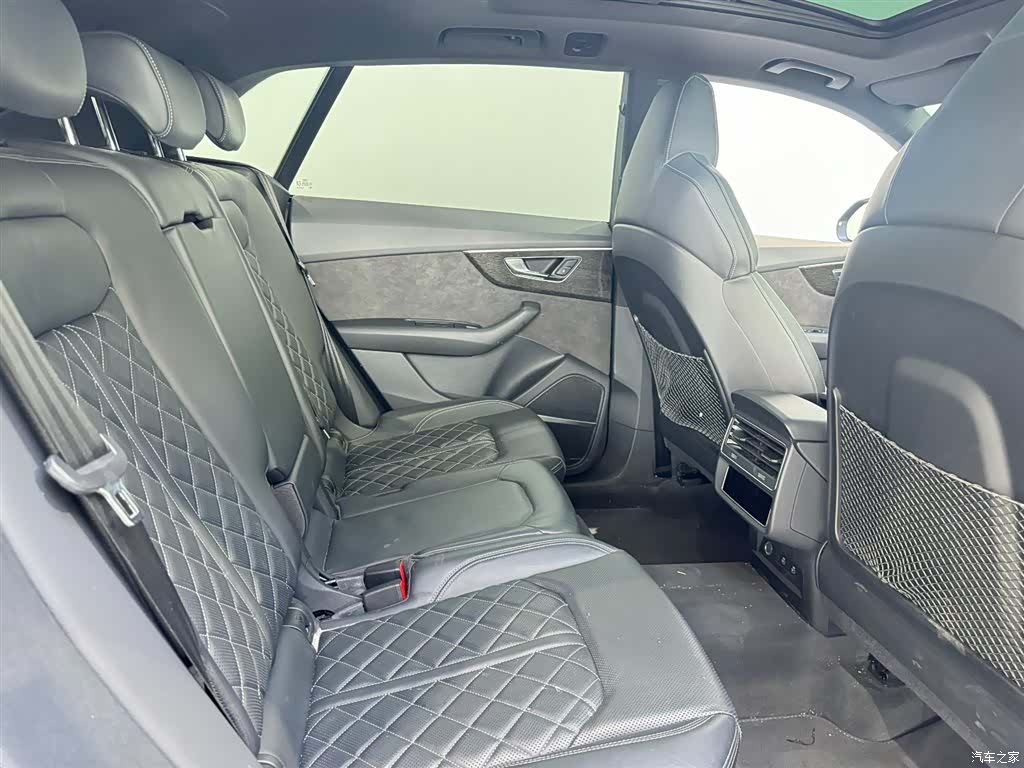 Audi Q8, 2023 8
