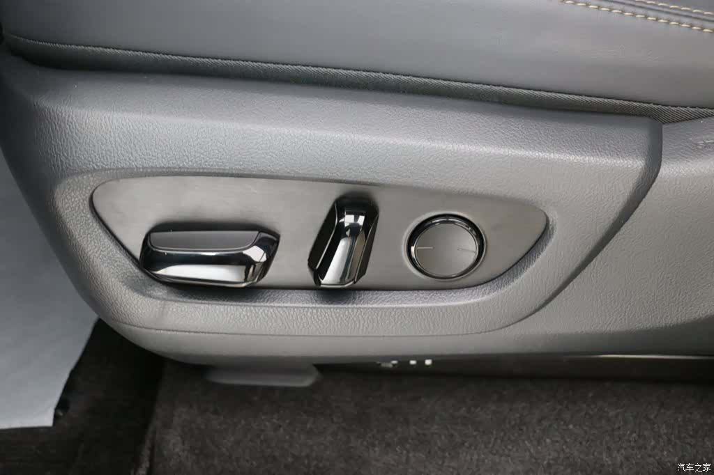Lexus GX, 2025 12