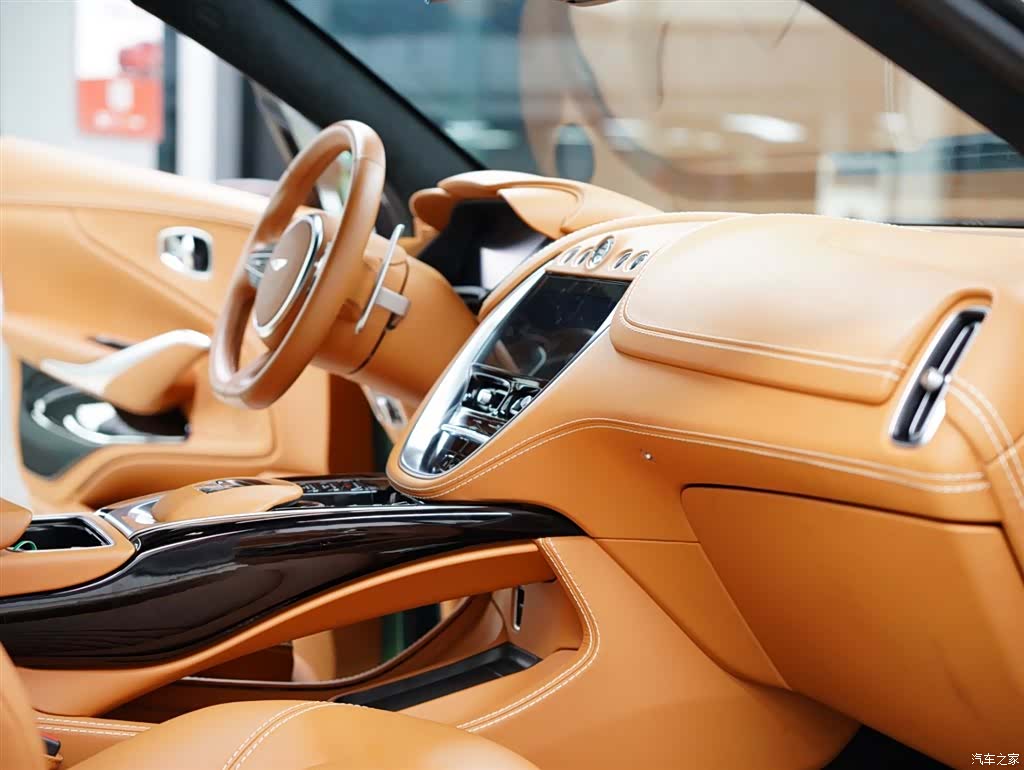 Aston Martin DBX, 2023 46