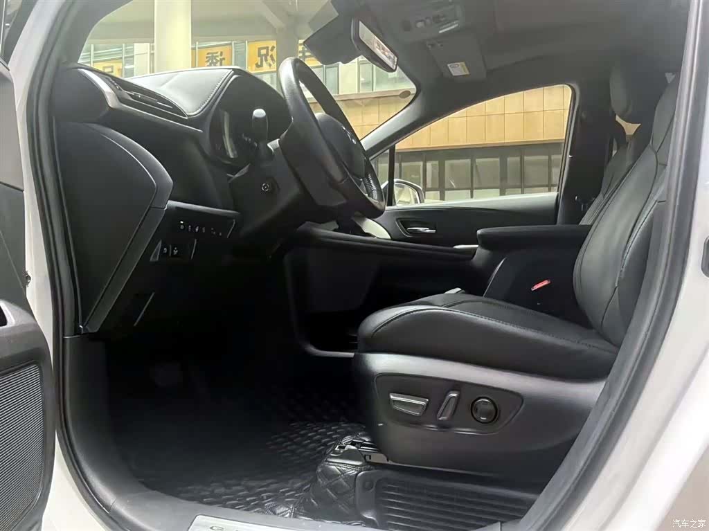Toyota Granvia, 2023 7