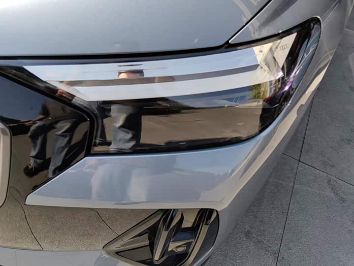 Audi Q4 e-tron 2022 40 e-tron xian xiang ban