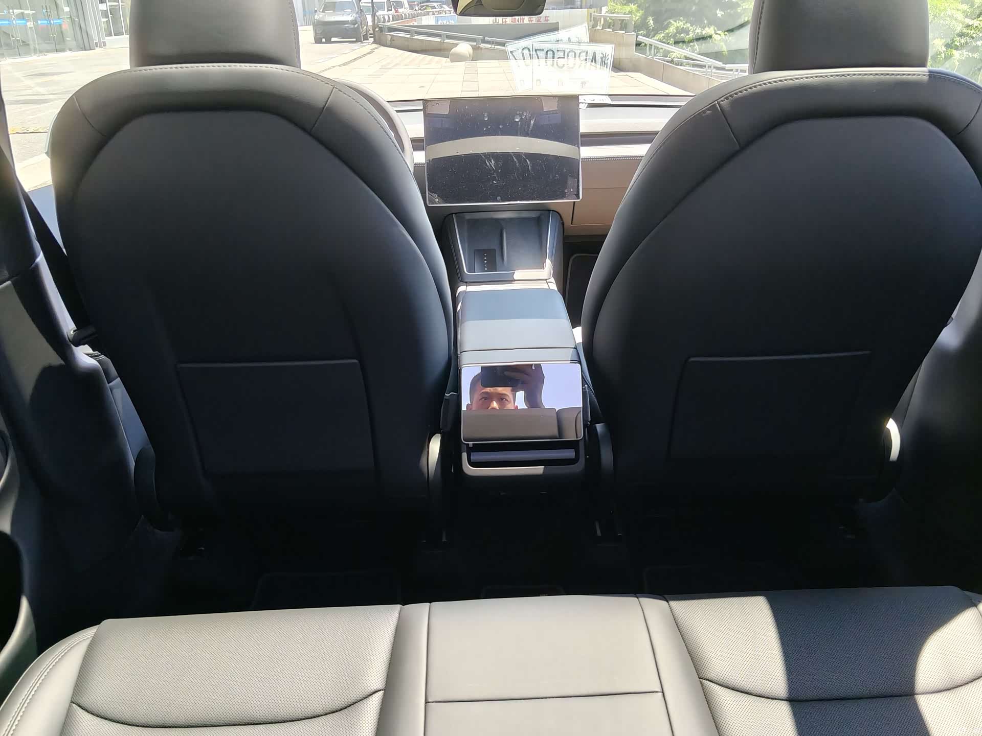Tesla Model Y, 2026 9