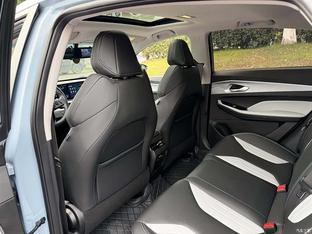 Geely Binray, 2024 11