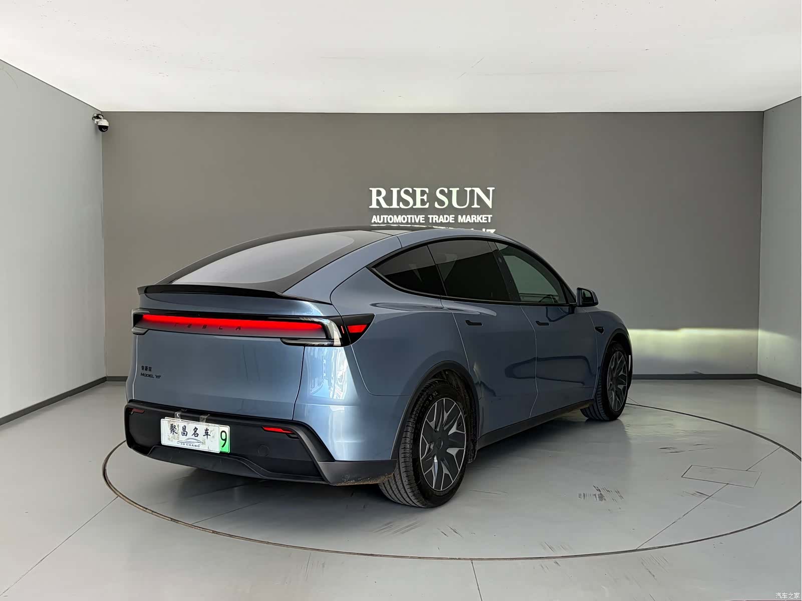 Tesla Model Y, 2026 12