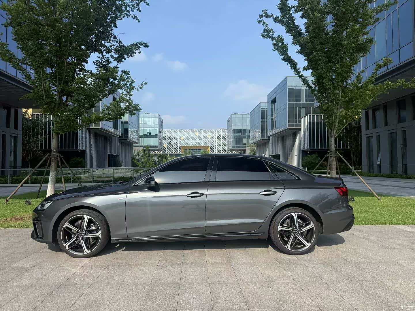 Audi A4L, 2024 все фото