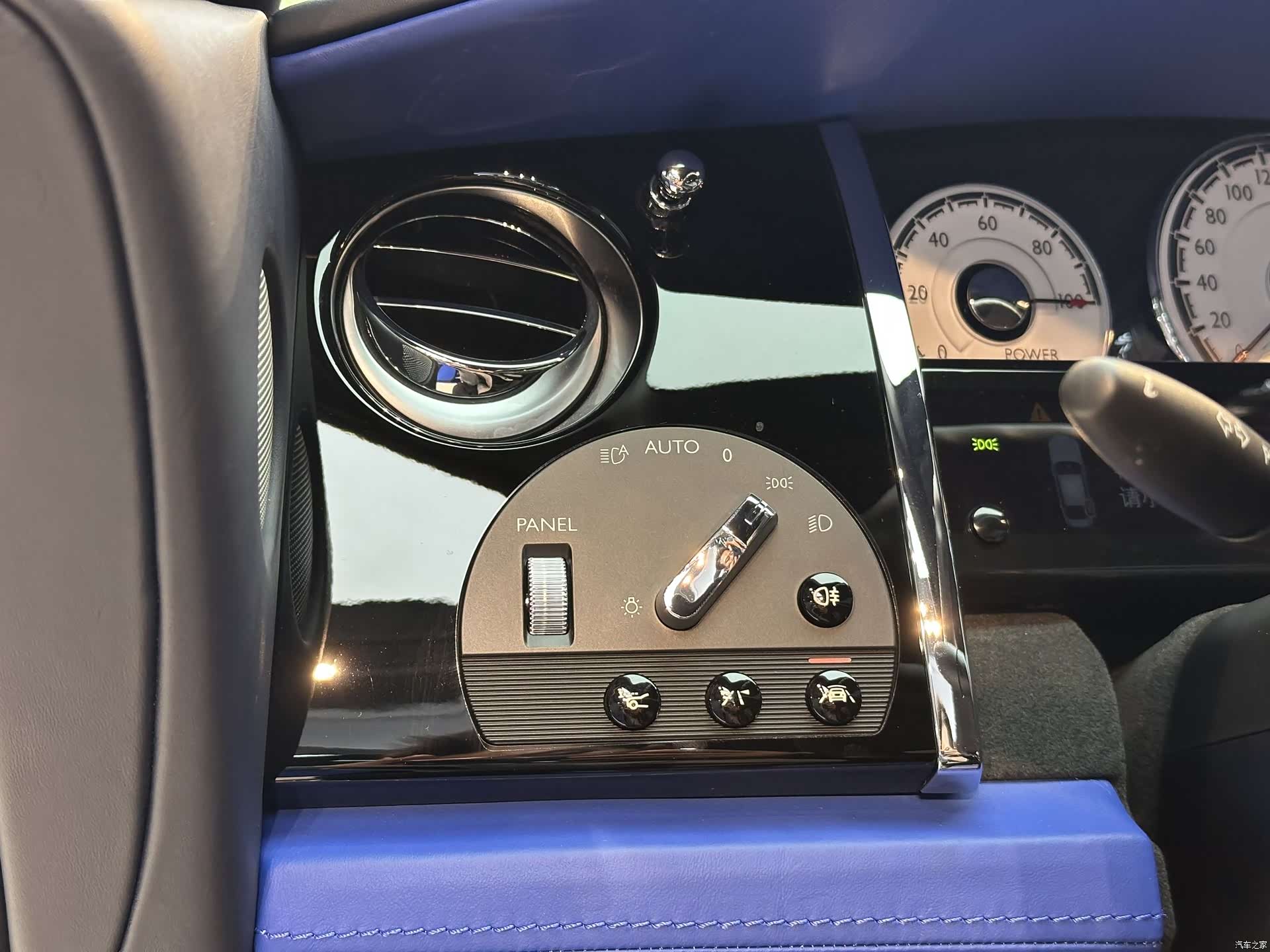 Rolls-Royce Wraith, 2020 23